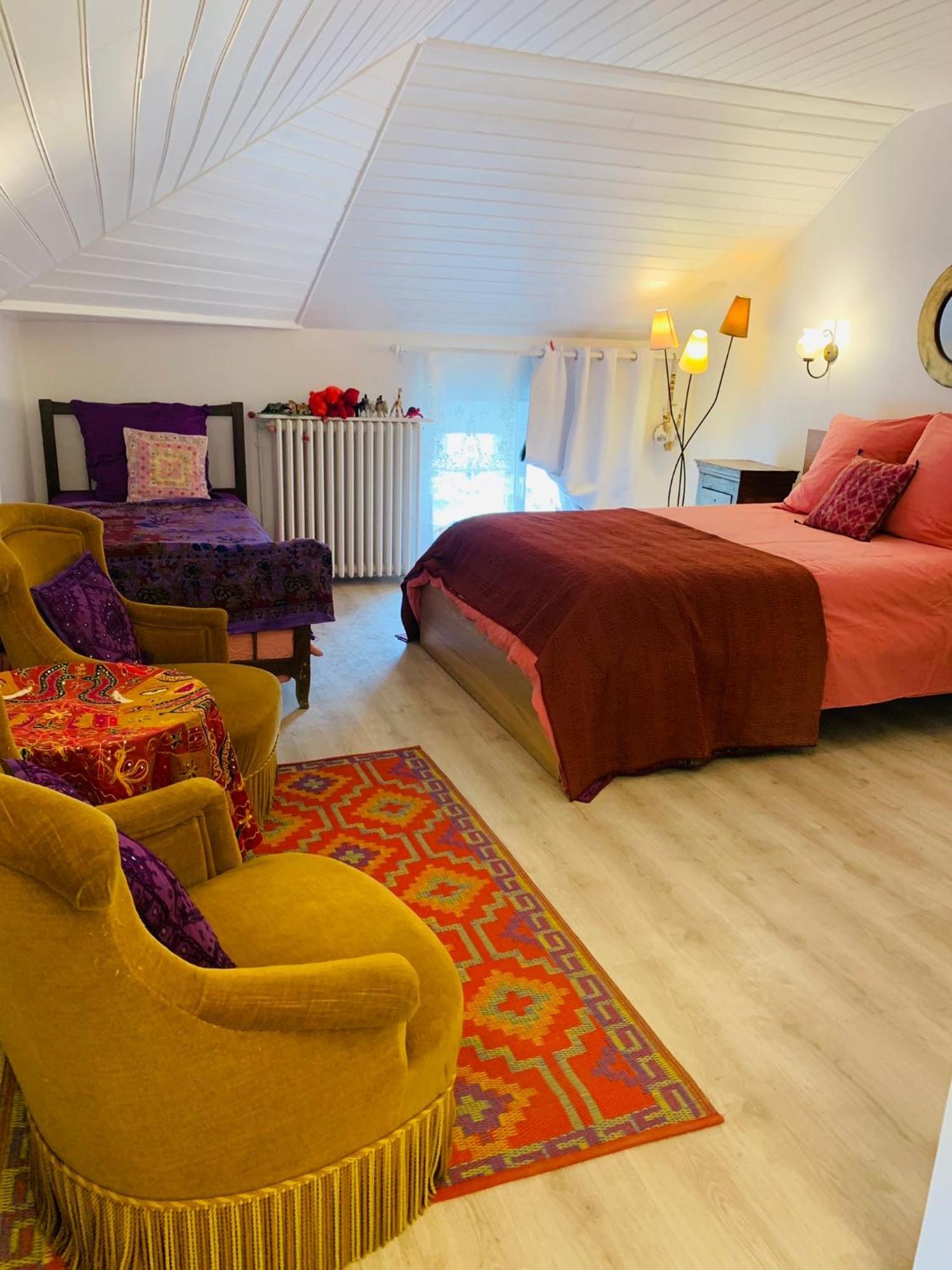Aux Couleurs De D'hotes Commarin